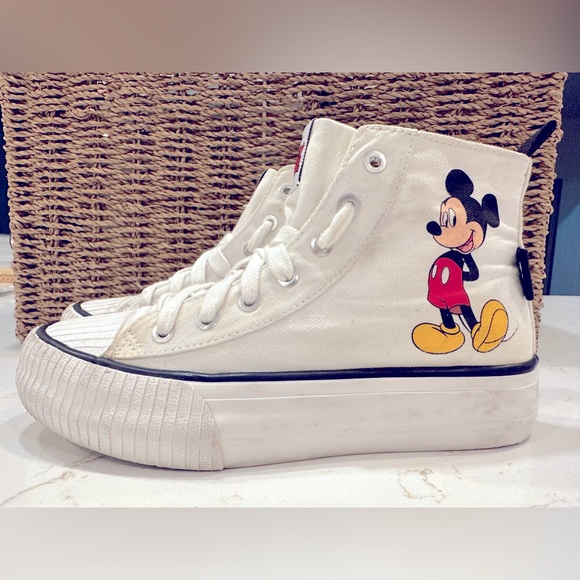 Zara Disney Hightop Mickey Shoe - Picture 1 of 6